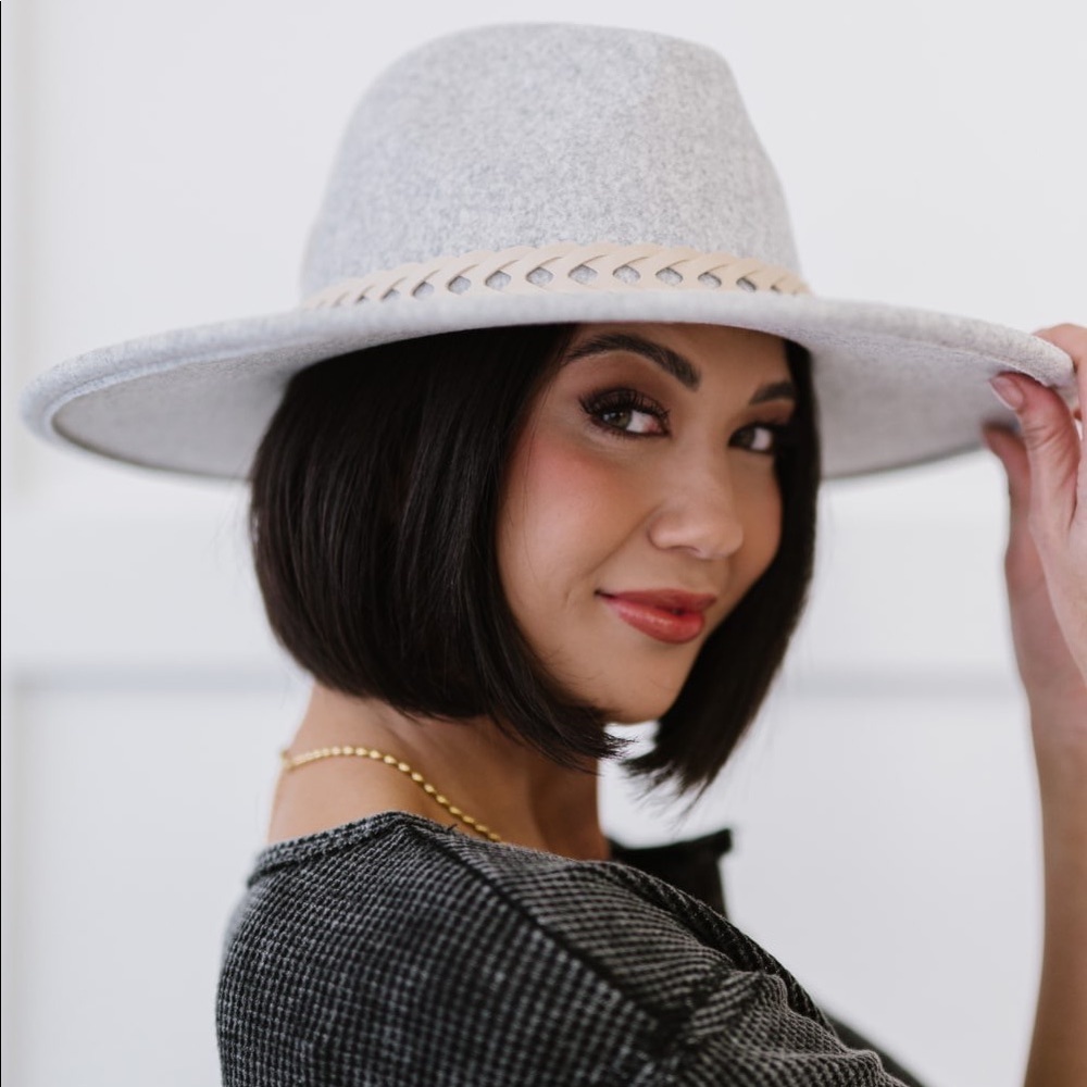 Light Gray Wide Brim Fedora Hat - Picture 6 of 8